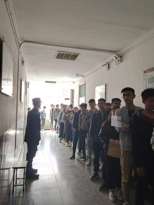点击在新窗口打开