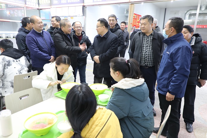 点击在新窗口打开