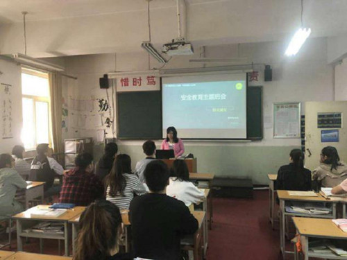 点击在新窗口打开