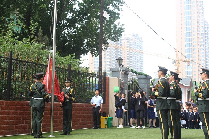 1621818557347094.jpg 升旗.JPG