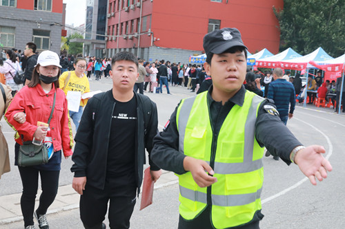 点击在新窗口打开